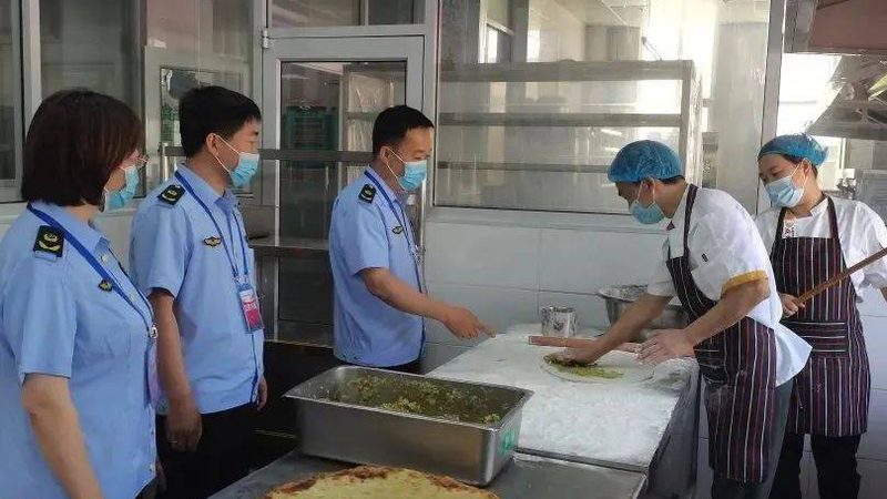 一手货源指的是直接从生产厂家或品牌方获取的货源，具有以下优势：